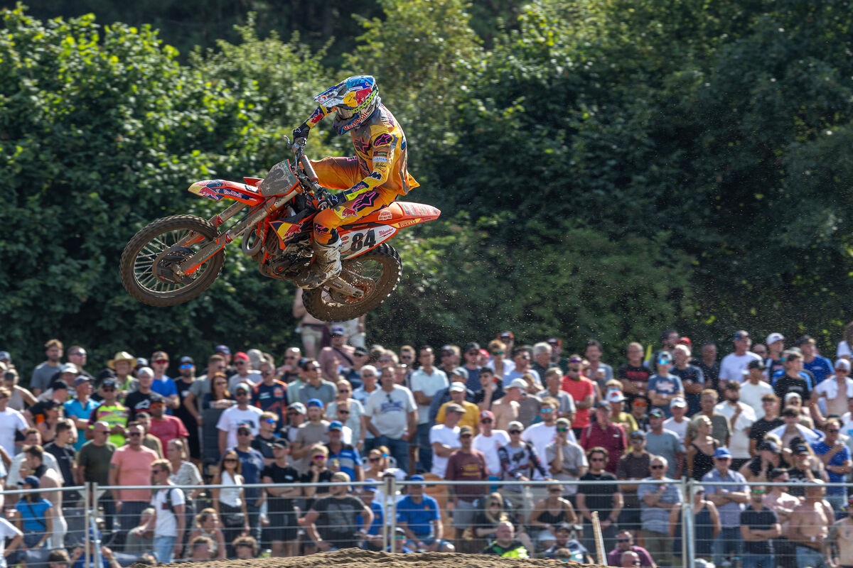 Moto-Master - 105 Career GP wins for Jeffrey Herlings! We're proud to have  been along for every win! 🔥🔥 #MotoMaster #StoppingTheWorldsFastest  #motocross / 📷 Archer | Facebook, image size:1200x800