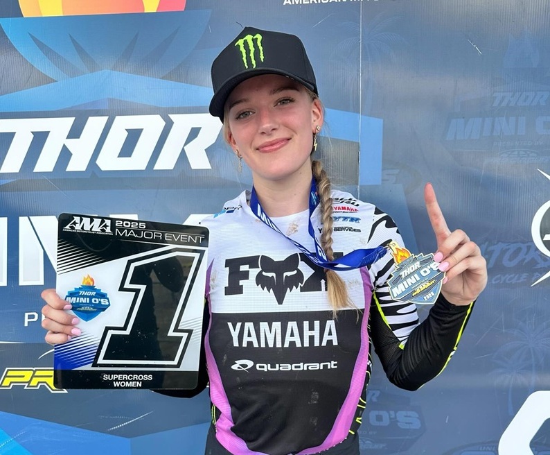 Zie hoe Lotte van Drunen won bij de Mini O’s