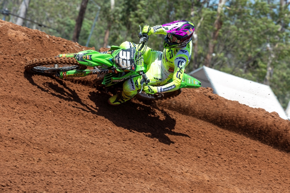 Kay Karssemakers en Cas Valk aan de start tijdens KNMV MX Nationals-finale in Valkenswaard