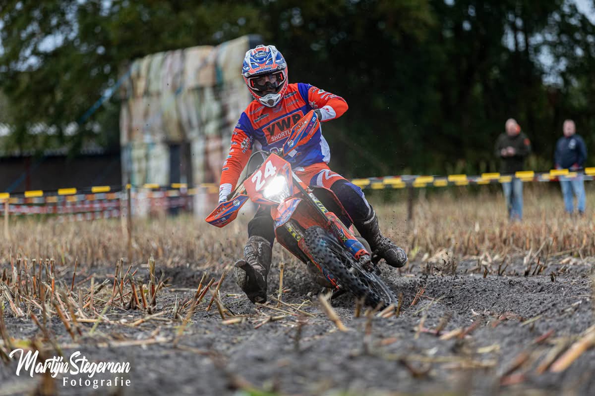 Tommie Jochems en Wesley Pittens winnen ONK Enduro in Tubbergen
